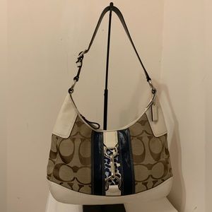 Coach Signature Hampton Hobo